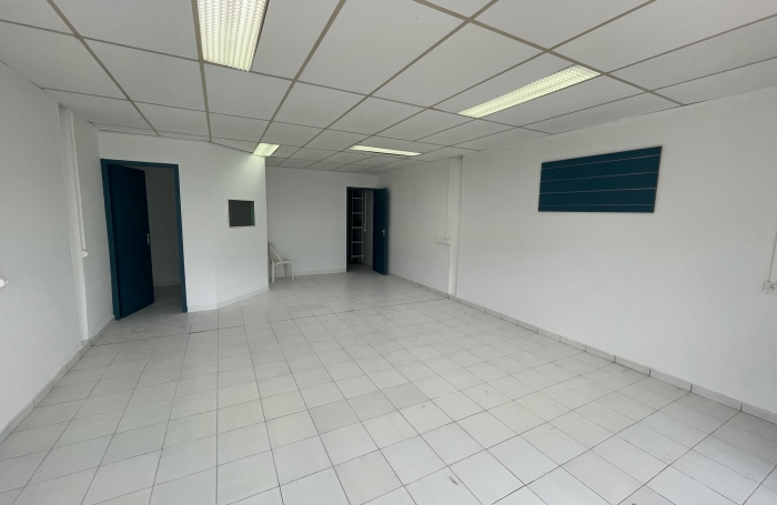 LOCAL LUMINEUX PETIT PEROU