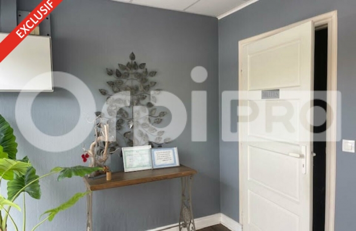 A VENDRE EN EXCLUSIVITE AVEC ORPI BOUTAREL, un local commercial en RDC rénové récemment