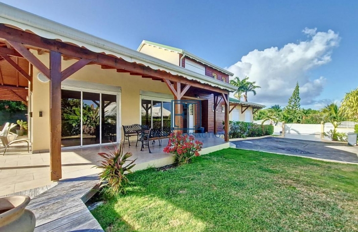 Location Maison 161m&sup2; 4 pi&#232;ces Saint François