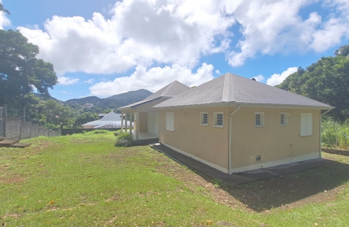 GOURBEYRE- maison individuelle T4 , terrasse et jardin cl&ocirc;tur&eacute;