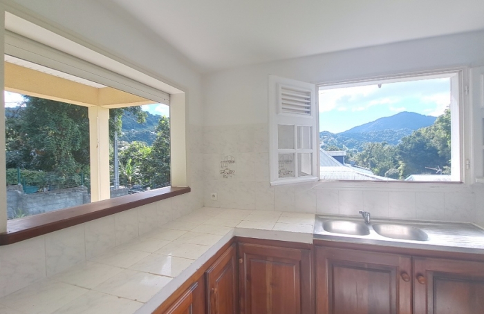 GOURBEYRE- maison individuelle T4 , terrasse et jardin cl&ocirc;tur&eacute;