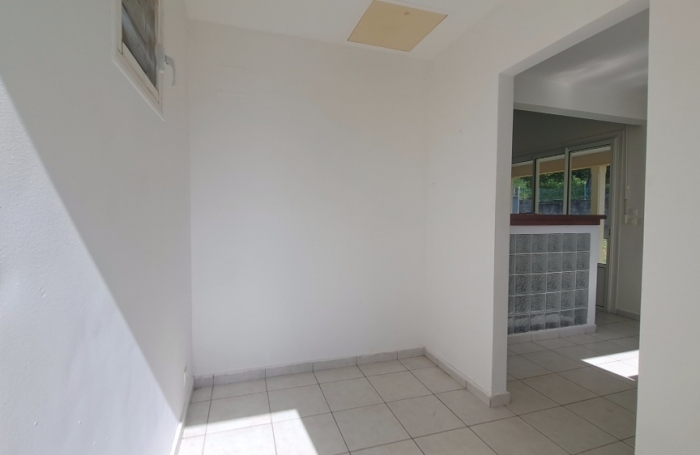 GOURBEYRE- maison individuelle T4 , terrasse et jardin cl&ocirc;tur&eacute;