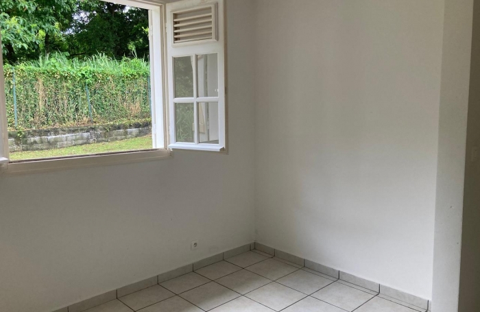 GOURBEYRE- maison individuelle T4 , terrasse et jardin cl&ocirc;tur&eacute;