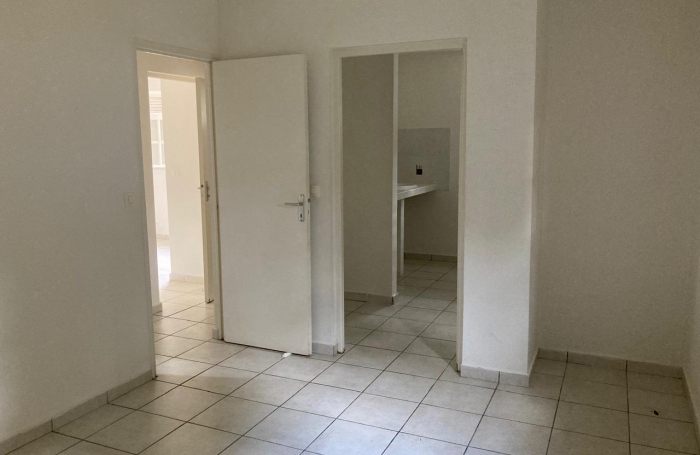 GOURBEYRE- maison individuelle T4 , terrasse et jardin cl&ocirc;tur&eacute;