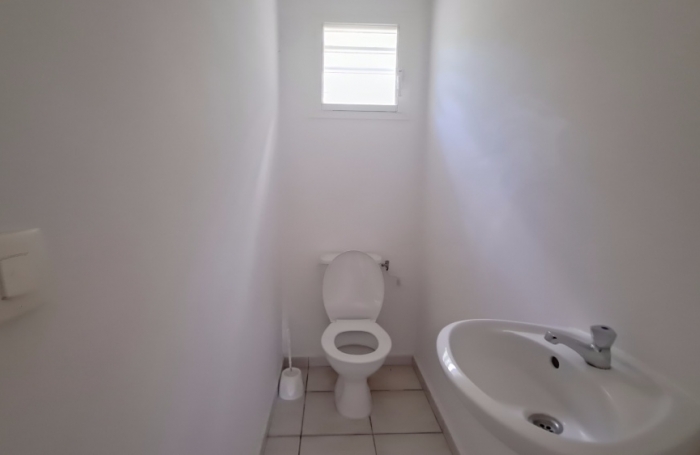 GOURBEYRE- maison individuelle T4 , terrasse et jardin cl&ocirc;tur&eacute;