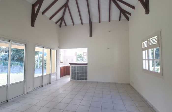 GOURBEYRE- maison individuelle T4 , terrasse et jardin cl&ocirc;tur&eacute;