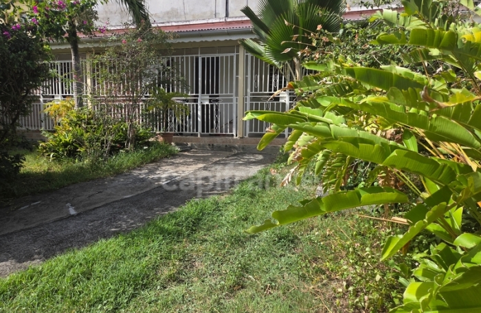 Vente Maison 184m&sup2; 9 pièces Basse-Terre