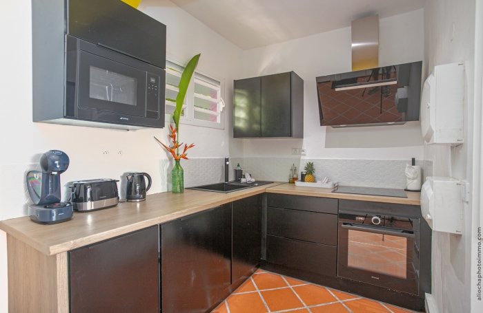 Bouillante Exceptionnel ensemble immobilier de 6 appartements avec Vue Imprenable sur la mer !