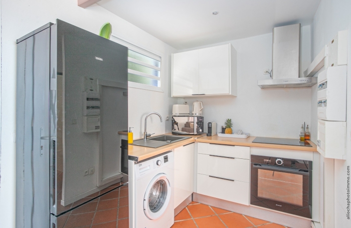 Bouillante Exceptionnel ensemble immobilier de 6 appartements avec Vue Imprenable sur la mer !