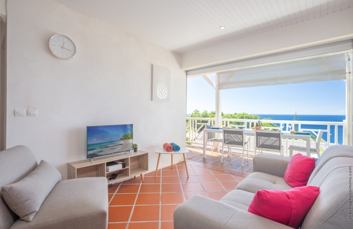 Bouillante Exceptionnel ensemble immobilier de 6 appartements avec Vue Imprenable sur la mer !
