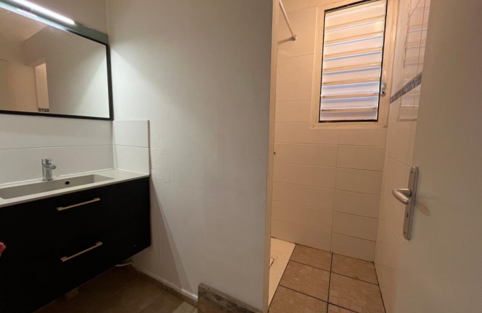 Vente Appartement 91.75m&sup2; 4 pièces Gourbeyre