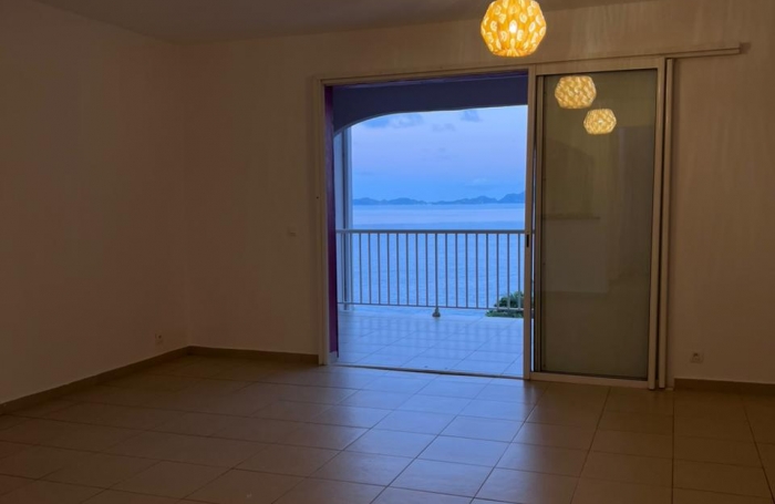 TROIS RIVIERES COCOYER APPARTEMENT DUPLEX T4 VUE MER SUR LES SAINTES