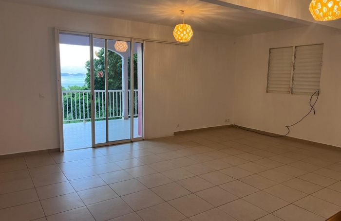 TROIS RIVIERES COCOYER APPARTEMENT DUPLEX T4 VUE MER SUR LES SAINTES