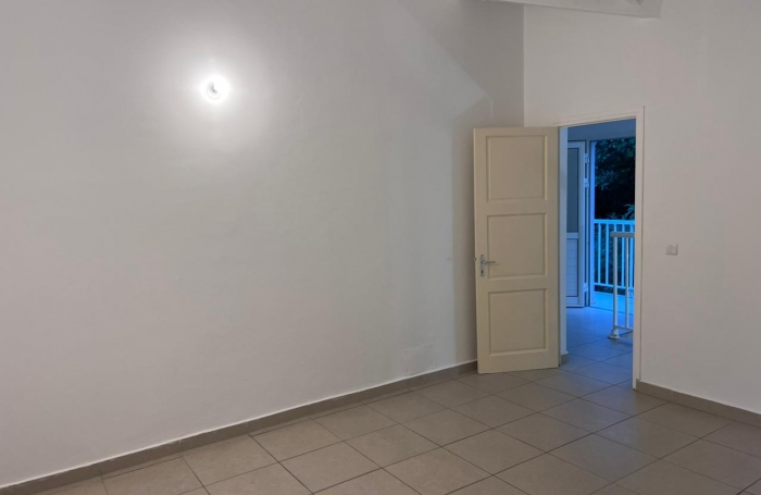 TROIS RIVIERES COCOYER APPARTEMENT DUPLEX T4 VUE MER SUR LES SAINTES