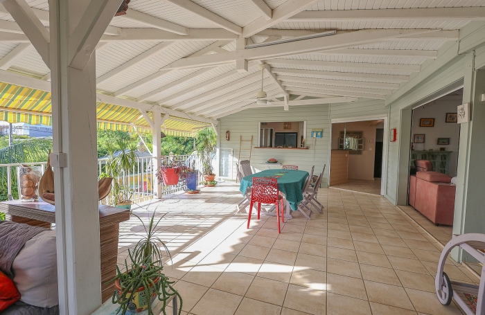 ✨ Villa familiale avec piscine, vue mer et accès plage à pied   Secteur prisé du Helleux, Sainte-Anne ✨