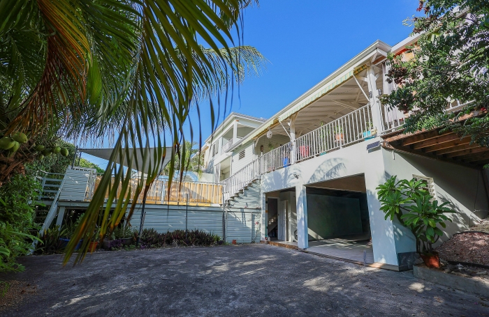 ✨ Villa familiale avec piscine, vue mer et accès plage à pied   Secteur prisé du Helleux, Sainte-Anne ✨