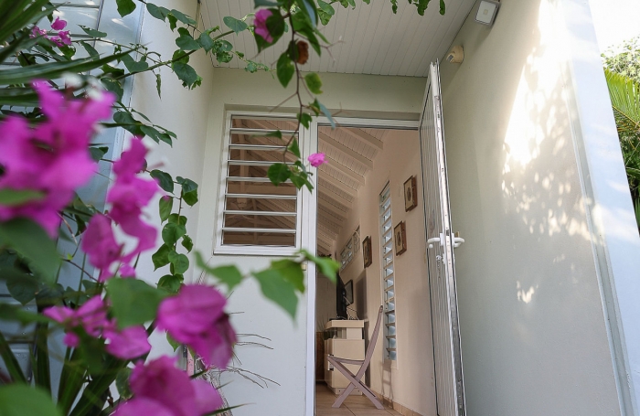 ✨ Villa familiale avec piscine, vue mer et accès plage à pied   Secteur prisé du Helleux, Sainte-Anne ✨