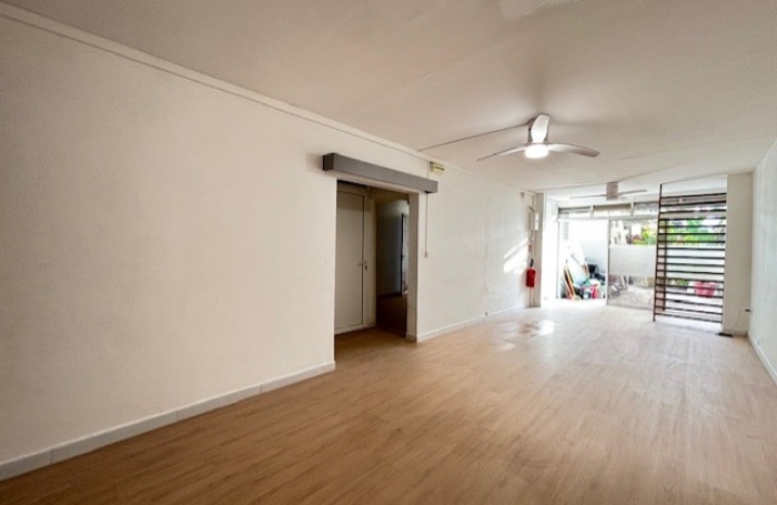 Location Local commercial 97139