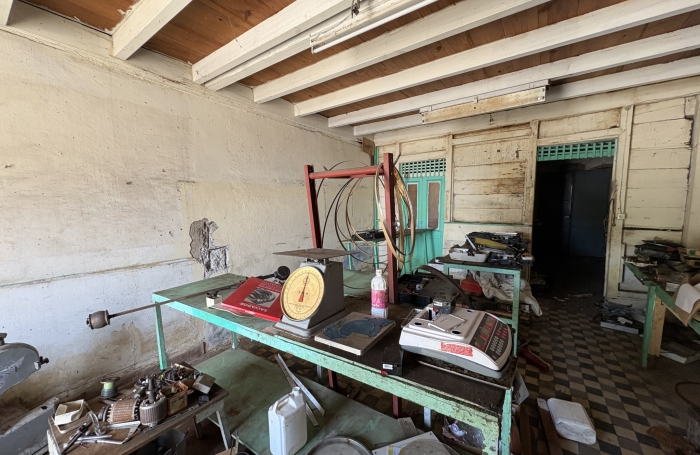 MAISON A RENOVER SUR 1 NIVEAU POINTE-A-PITRE