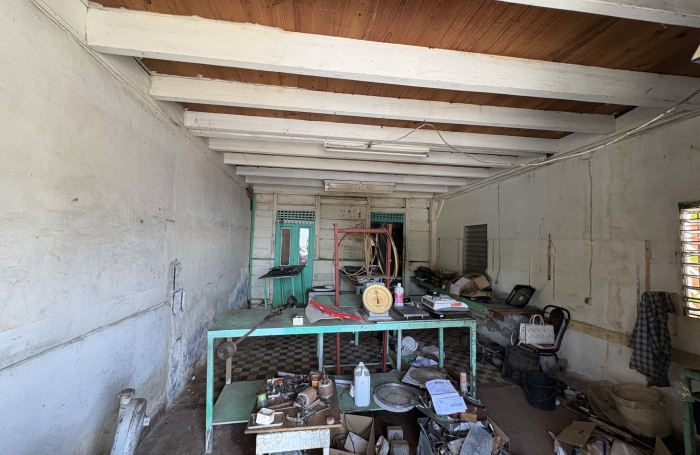 MAISON A RENOVER SUR 1 NIVEAU POINTE-A-PITRE