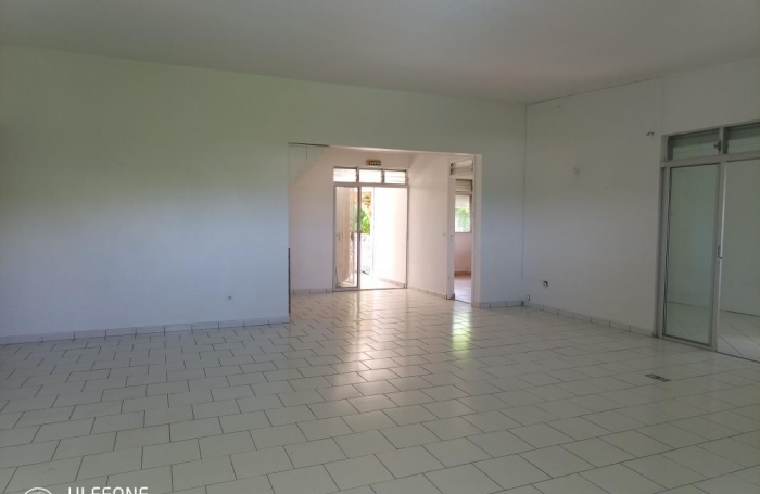 Location Maison 200m&sup2; 10 pièces Gosier