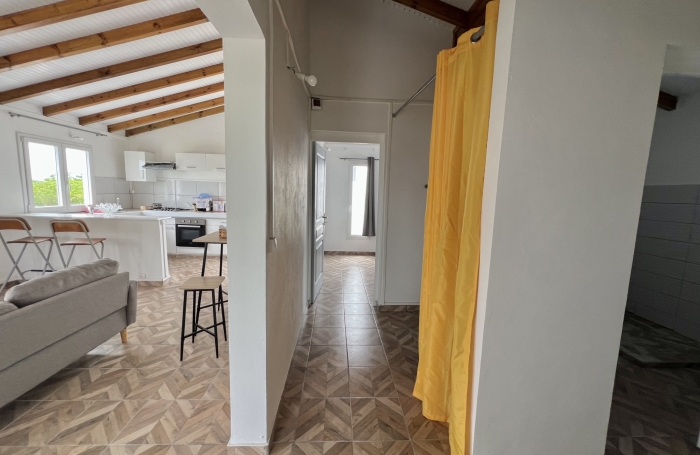 Jolie maison T3 r&eacute;cente meubl&eacute;e &agrave; louer dans la campagne de Sainte Anne