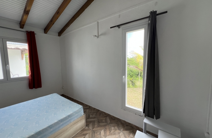 Jolie maison T3 r&eacute;cente meubl&eacute;e &agrave; louer dans la campagne de Sainte Anne