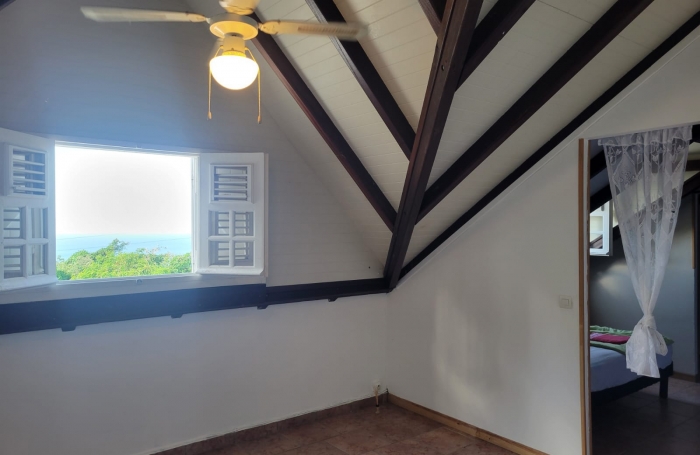 Saint-Claude, Villa T5 Piscine, Studio et Bungalow