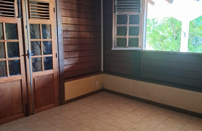 MAISON F4 DANS LOTISSEMENT, IDEALEMENT SITUEE