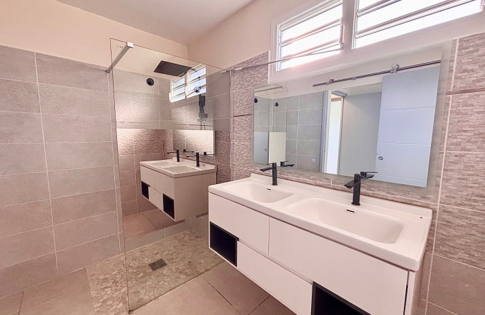 Maison 4 pi&egrave;ces  -  Baie-Mahault