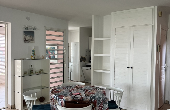 Appartement F3 meublé vue mer à  Bas du Fort