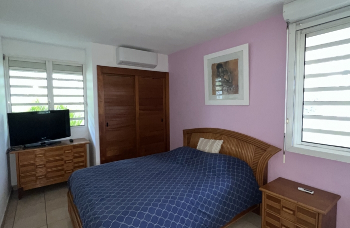 Appartement F3 meublé vue mer à  Bas du Fort