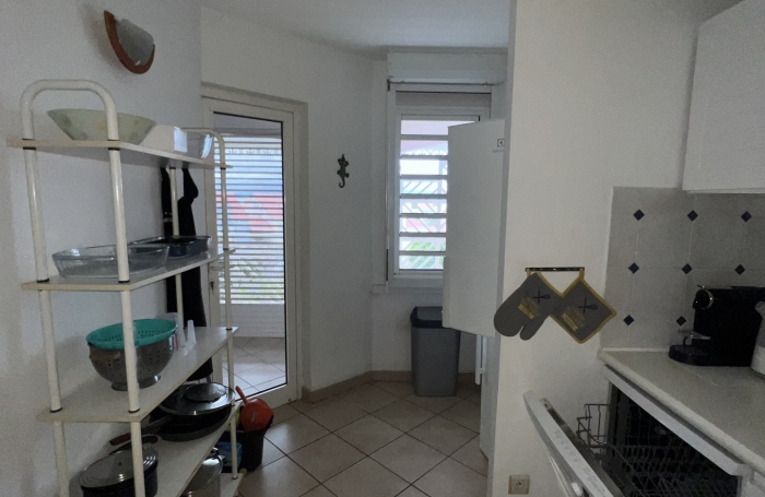 Appartement F3 meublé vue mer à  Bas du Fort