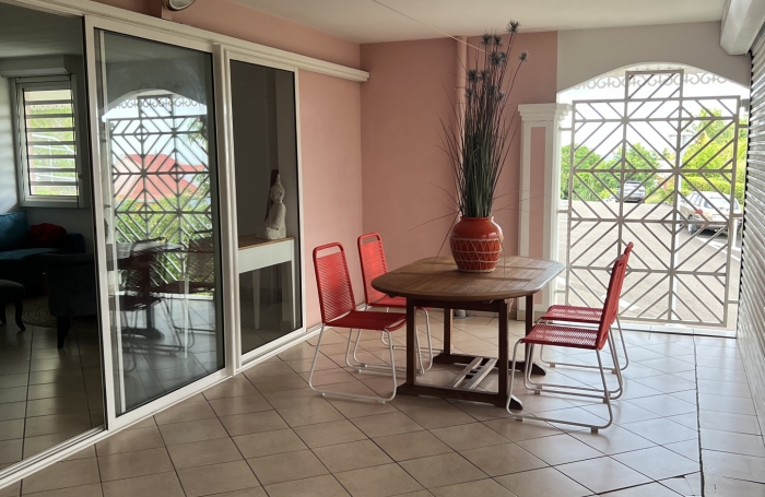 Appartement F3 meublé vue mer à  Bas du Fort