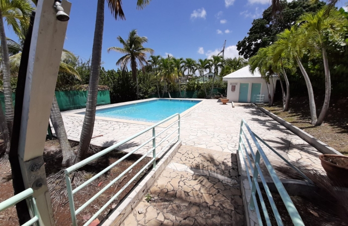 Appartement F3 meublé vue mer à  Bas du Fort