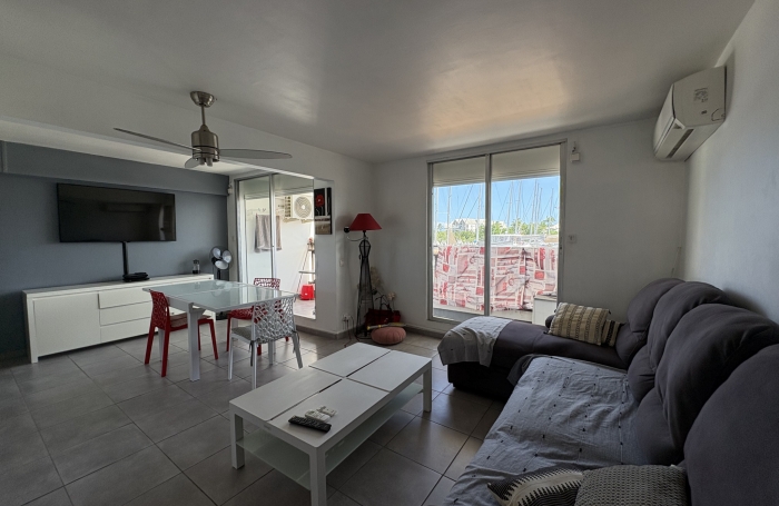 BEL APPARTEMENT T2 MEUBLE LA MARINA