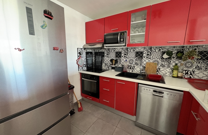 BEL APPARTEMENT T2 MEUBLE LA MARINA