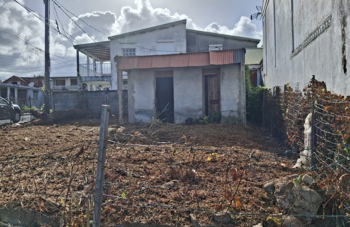 TERRAIN CONSTRUCTIBLE BOURG DE CAPESTERRE BELLE EAU