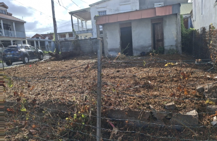 TERRAIN CONSTRUCTIBLE BOURG DE CAPESTERRE BELLE EAU