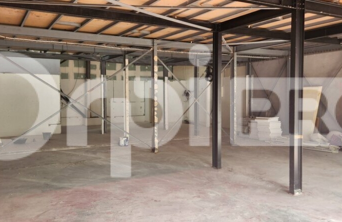 Orpi Boutarel vous propose de louer un entrep&ocirc;t au centre de Jarry