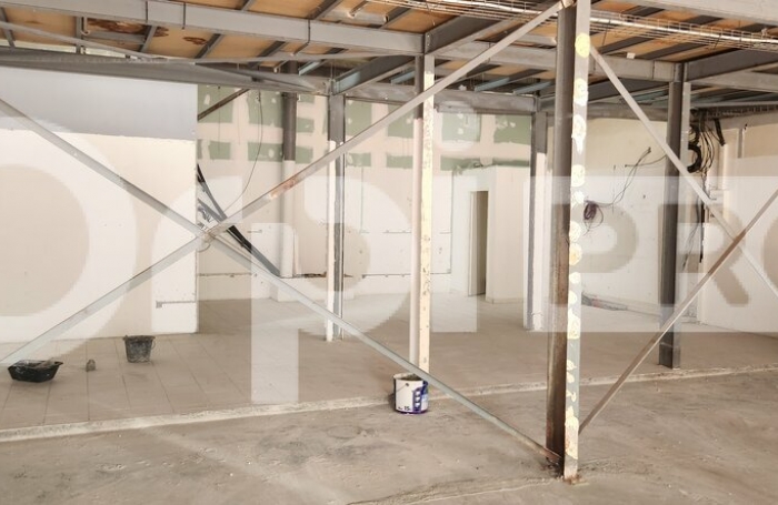 Orpi Boutarel vous propose de louer un entrep&ocirc;t au centre de Jarry