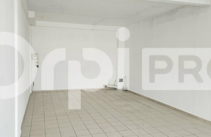 avec ORPI  boutarel , louez votre local au Gosier sur un axe tr&egrave;s passant