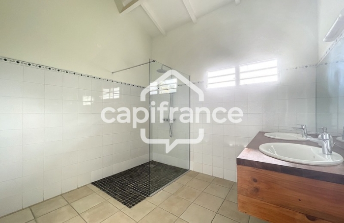 Location Maison 189m&sup2; 6 pièces Baie Mahault