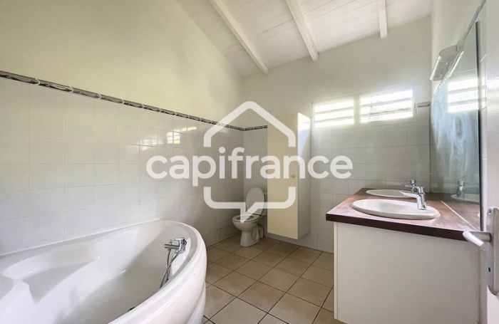 Location Maison 189m&sup2; 6 pièces Baie Mahault