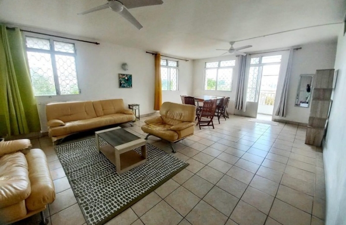 Vente Maison 176m&sup2; 7 pièces Gosier