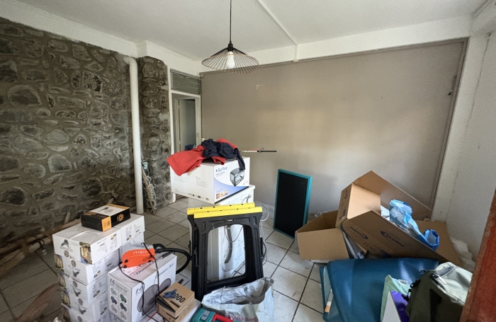 MAISON T6 AVEC PISCINE SECTEUR PERINET