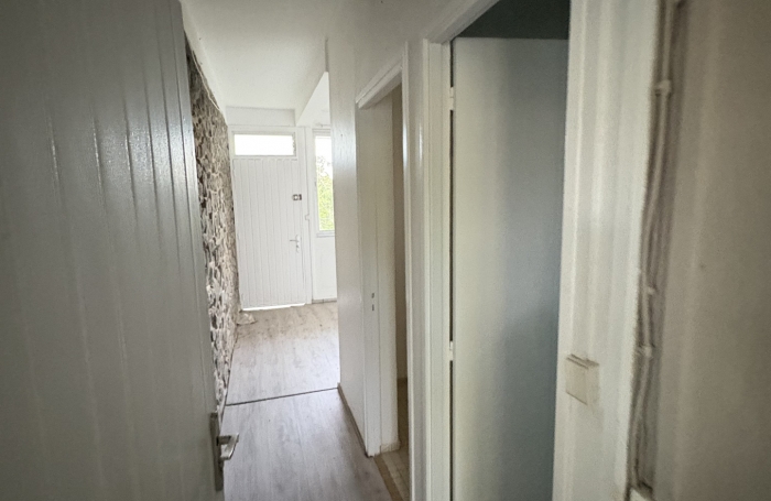 MAISON T6 AVEC PISCINE SECTEUR PERINET