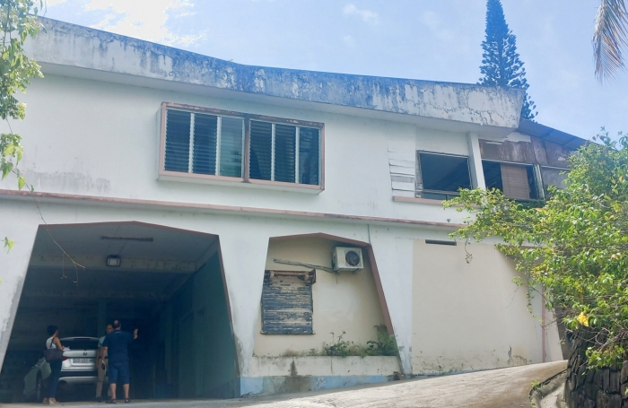 LES ABYMES - BESSON : PROPRIETE DE 7962 m2