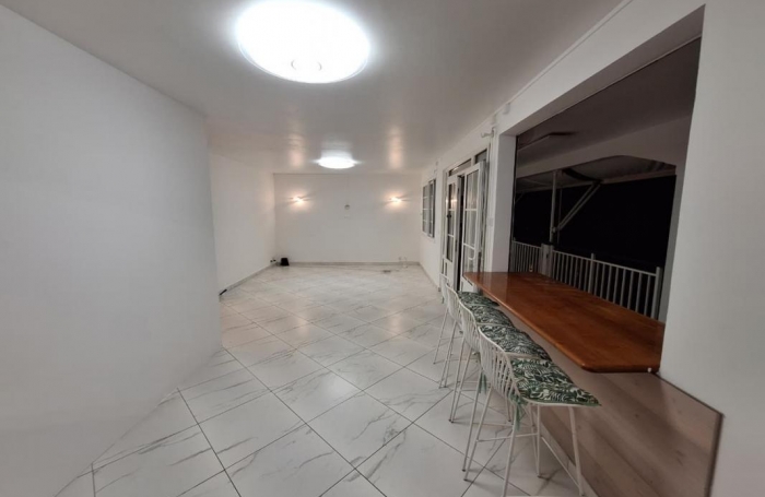 Location Appartement 170.63m&sup2; 4 pièces Baillif