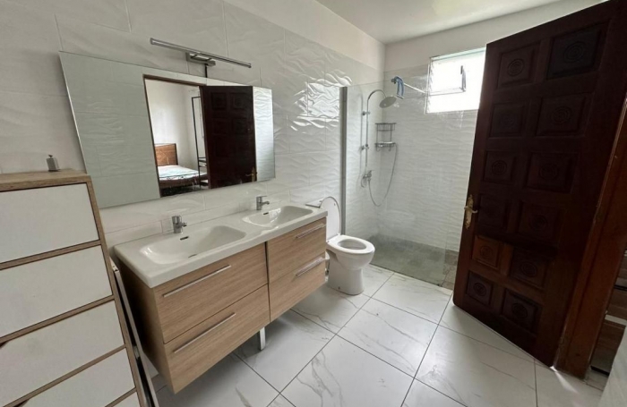 Location Appartement 170.63m&sup2; 4 pièces Baillif